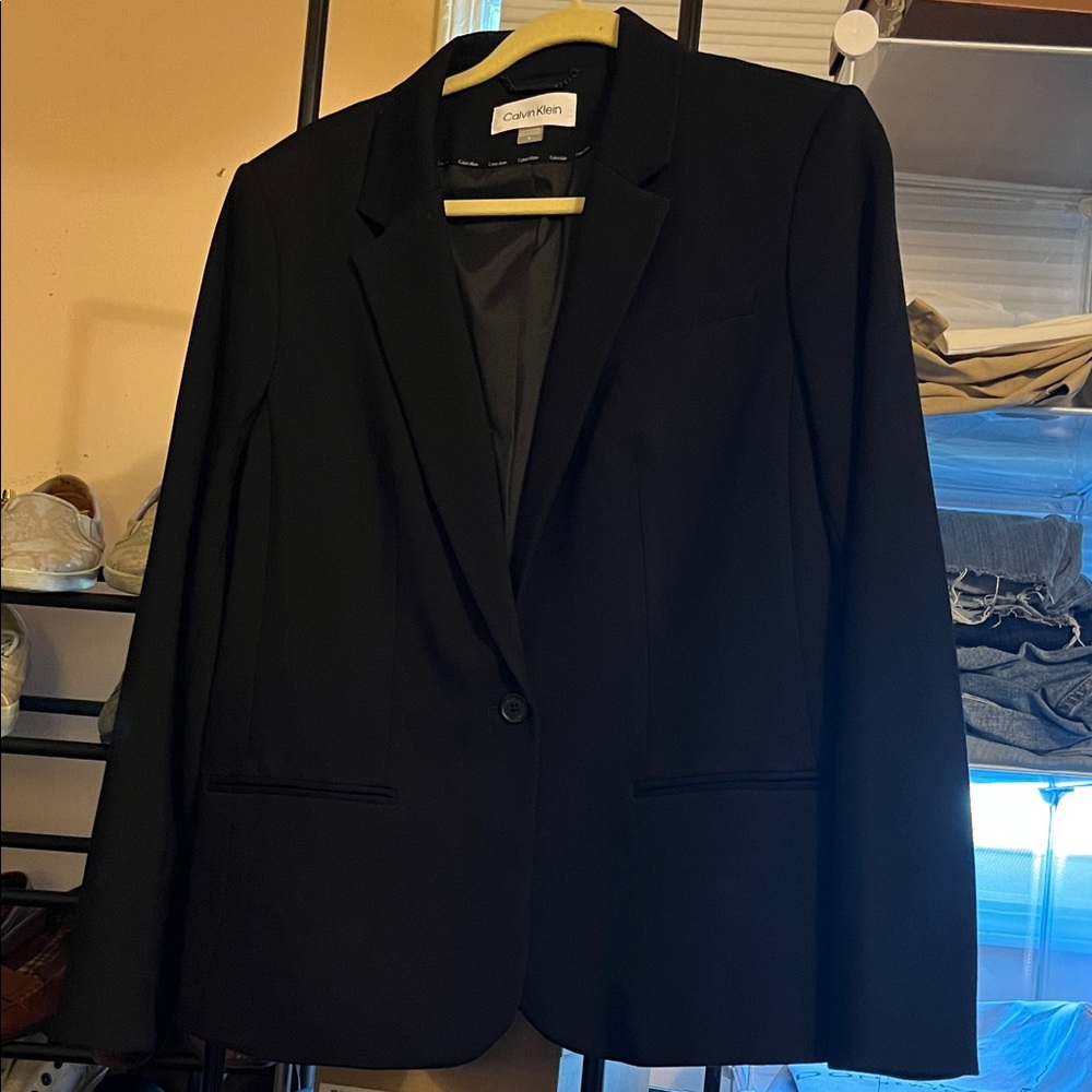 Calvin Klein Women's Elegant Black Suit Jacket